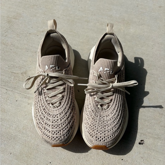 APL Shoes - APL TechLoom Zipline Women's Sneakers in Taupe